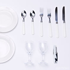 EEZYSONG Wicker Picnic Basket Set For 2 comes with the perfect tableware set that includes ceramic plates, stainless steel spoons forks knives, wine glasses and bottle opener